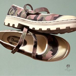Skechers Women's Camo Mary Jane Flat Size 7
